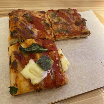 Faro - Delicious pizza - Pizza Near Me - Flagler Beach, Florida