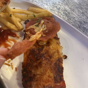 Dave & Buster's Auburn - King - Disgusting pizza - American Near Me - Auburn, Washington