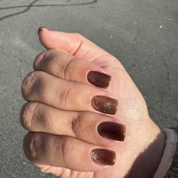 Diva Beauty Lounge - Brown glitter cat eye manicure - Nail Salons Near Me - Fairfax, Virginia