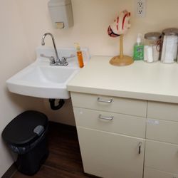Horizon Family Medical Group - Inside of examination room.
