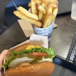 Uniq Burger w Gluten Free bun Uniq Burger w Gluten Free bun