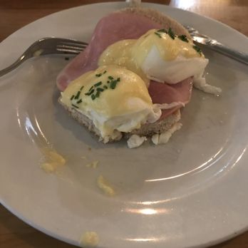 Huxley's Bar & Kitchen - Eggs Benedict - Really good! - British Near Me - London, XGL Huxley's Bar & Kitchen - Eggs Benedict - Really good! - British Near Me - London, XGL