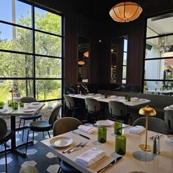 Dapper Dine & Lounge - Dining room
