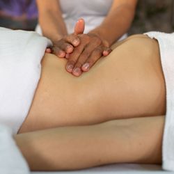 Detoxifying the abdominal cavity and moving the lymphatic liquids