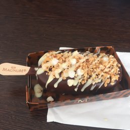 Pretty, delicious, not worth it. Pretty, delicious, not worth it.