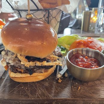 Wolf by Vanderpump at Caesars Republic Lake Tahoe - Waygu burger - American Near Me - Stateline, Nevada Wolf by Vanderpump at Caesars Republic Lake Tahoe - Waygu burger - American Near Me - Stateline, Nevada