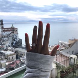 My dream engagement ring and the dreamiest backdrop. My dream engagement ring and the dreamiest backdrop.