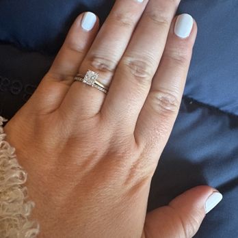 Salon Lorrene - Dazzle dry manicure in white - Massage Near Me - Palatine, Illinois