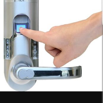 Dennis Brooklyn Locksmith - Finger print scanner - Keys & Locksmiths Near Me - Brooklyn, New York Dennis Brooklyn Locksmith - Finger print scanner - Keys & Locksmiths Near Me - Brooklyn, New York