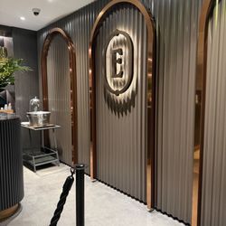 The Elser Hotel - Logo in lobby