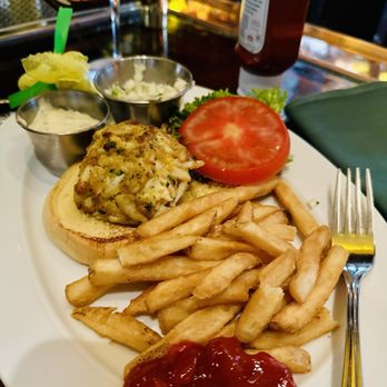 Old Ebbitt Grill - Jumbo Lump Crab Cake sandwich - Bars Near Me - Washington, DC, District of Columbia Old Ebbitt Grill - Jumbo Lump Crab Cake sandwich - Bars Near Me - Washington, DC, District of Columbia