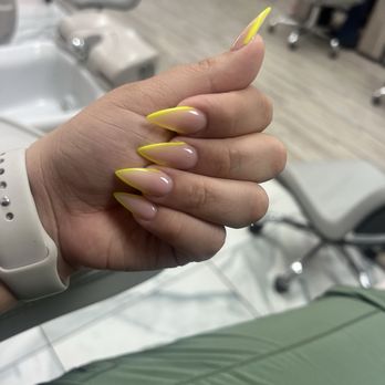 Hollywood Nails - Nail sets - Nail Salons Near Me - Henderson, Nevada