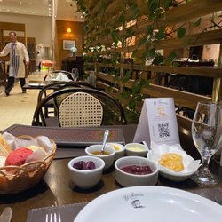 El Tranvía - Bread basket