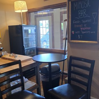 Madrez Cafe - Coffee & Tea Near Me - Elkhorn, Wisconsin