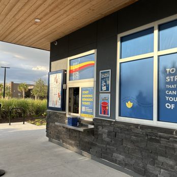 Dutch Bros Coffee - Walk up window - Juice Bars & Smoothies Near Me - Orlando, Florida