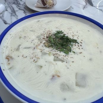 Little Whale - Clam chowder - Bars Near Me - Boston, Massachusetts