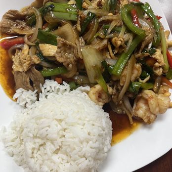 Magnolia Thai Restaurant - Cashew Combo - Thai Near Me - Magnolia, Texas Magnolia Thai Restaurant - Cashew Combo - Thai Near Me - Magnolia, Texas