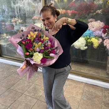 Maky the Diva Gala Events and Decors - Another bouquet done to perfection - Florists Near Me - Albertson, New York Maky the Diva Gala Events and Decors - Another bouquet done to perfection - Florists Near Me - Albertson, New York