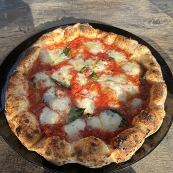 Sei Pizza Bar - Margherita Pizza - Pizza Near Me - Los Angeles, California Sei Pizza Bar - Margherita Pizza - Pizza Near Me - Los Angeles, California