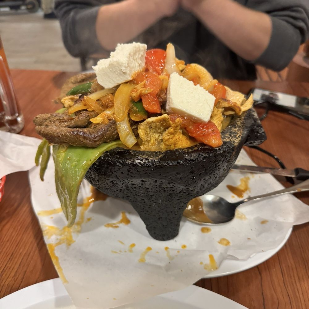Molcajete de Carne Molcajete de Carne