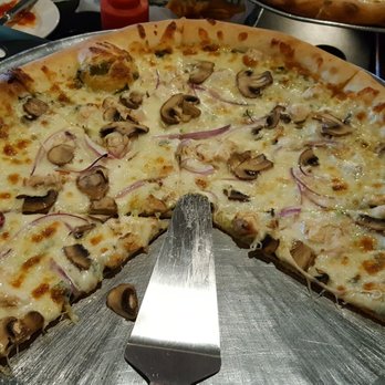 Gustavo's - Spinderella pizza - Pizza Near Me - Dahlonega, Georgia