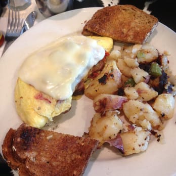 Maureen's Kitchen - Breakfast & Brunch Near Me - Smithtown, New York