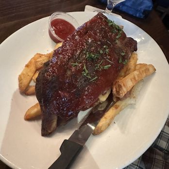 Golden Parrots Pub - Ribs - Pubs Near Me - Coquitlam, British Columbia