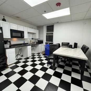 Michie Hostel - The kitchen - Hostels Near Me - Providence, Rhode Island Michie Hostel - The kitchen - Hostels Near Me - Providence, Rhode Island