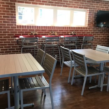 Common Ground - Plenty of seating and outlets - Coffee & Tea Near Me - Los Angeles, California