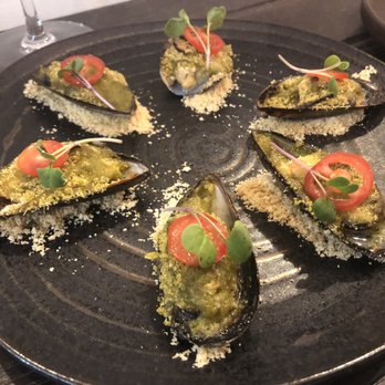 Viva Creative Kitchen - Oven grilled mussels with manioc crumbs and spicy green sauce 8,5€ - Portuguese Near Me - Porto, 13