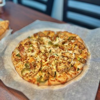 Pizza Hub - Small Buffalo, Chicken & Bacon Pizza ($11.99) - Pizza Near Me - Fremont, California Pizza Hub - Small Buffalo, Chicken & Bacon Pizza ($11.99) - Pizza Near Me - Fremont, California
