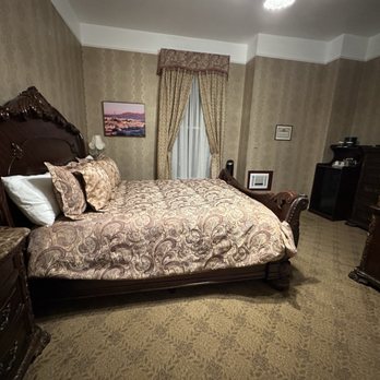 Queen Anne Hotel - Standard room - Hotels Near Me - San Francisco, California Queen Anne Hotel - Standard room - Hotels Near Me - San Francisco, California