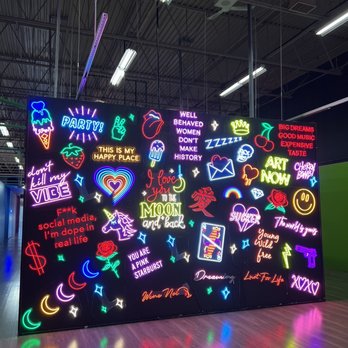 Moon & Back Gallery - Art Galleries Near Me - Richmond, British Columbia