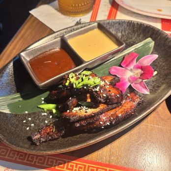 Blackbird Modern Asian - Bars Near Me - Jupiter, Florida