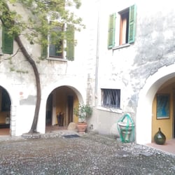 Corte delle Muse - Just another view as yiu walk into the courtyard
