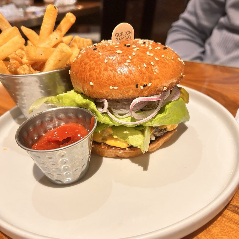 Gordon Ramsay Burger - Burgers Near Me - Las Vegas, Nevada Gordon Ramsay Burger - Burgers Near Me - Las Vegas, Nevada