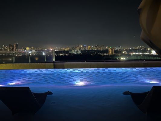 Manila Marriott Hotel at Newport World Resorts by null