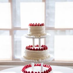 Phoenix Bakery - Tiered wedding cake without their trademark sliced almonds covering the side.