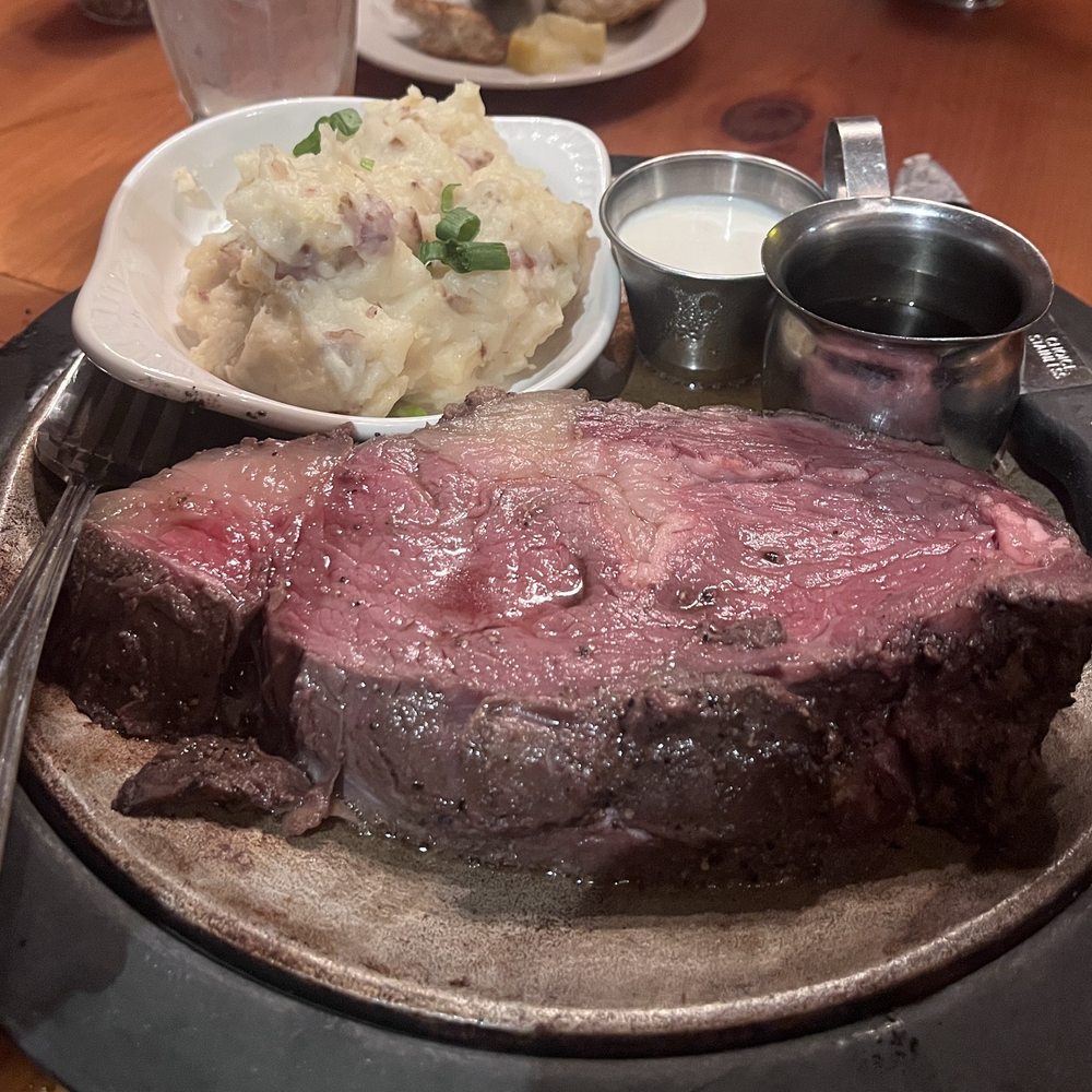 Cattlemens - 12oz Prime Rib, cooked medium - Steakhouses Near Me - Roseville, California