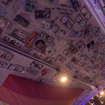 Pelican Pub - The old dollar bills on the ceiling trick - Pubs Near Me - Saint Petersburg, Florida
