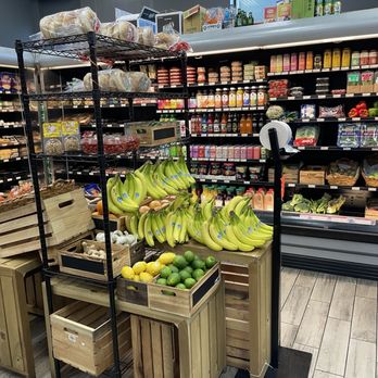 South Loop Market - Fruit & veggies section - Grocery Near Me - Chicago, Illinois South Loop Market - Fruit & veggies section - Grocery Near Me - Chicago, Illinois