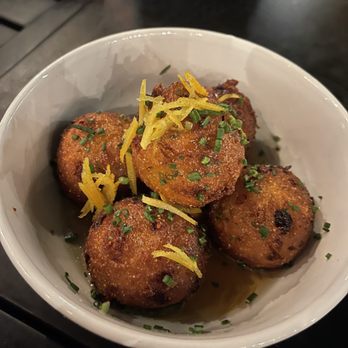 S/T Hooligan's - Cajun/Creole Near Me - Seattle, Washington