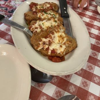 Buca di Beppo Italian Restaurant - Chicken Parmigiana - Italian Near Me - Huntington Beach, California Buca di Beppo Italian Restaurant - Chicken Parmigiana - Italian Near Me - Huntington Beach, California