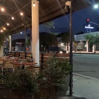 Pho Show - Patio outside seating - Vietnamese Near Me - Culver City, California