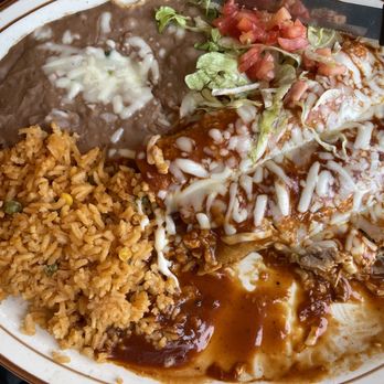 El Primo Restaurant - Chicken enchiladas with red sauce - Mexican Near Me - Joliet, Illinois