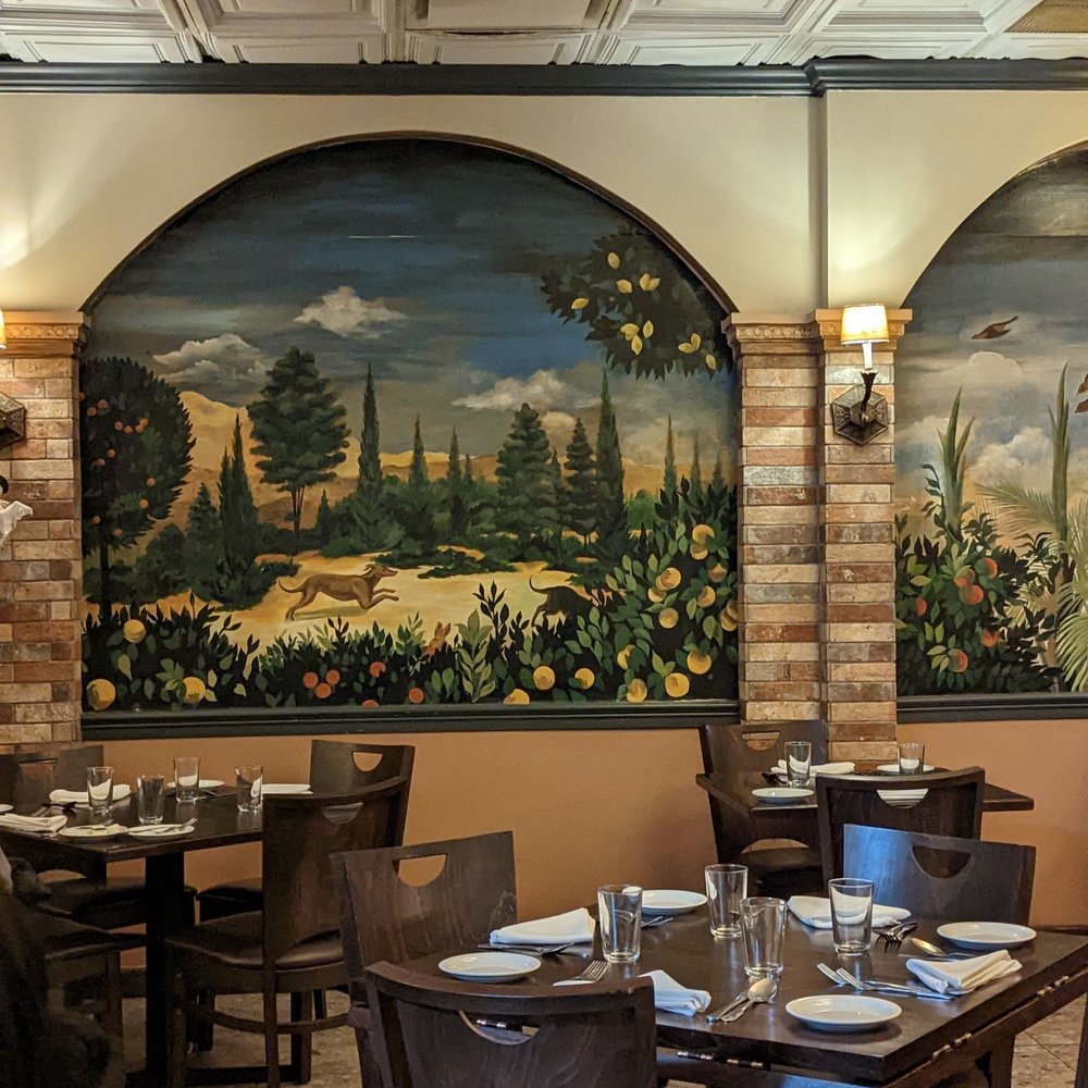 Villa Milano - Dining room decorated with painted walls - Italian Near Me - Manhasset, New York Villa Milano - Dining room decorated with painted walls - Italian Near Me - Manhasset, New York