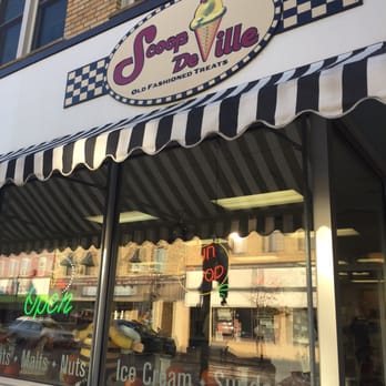 Scoop Deville - Storefront - Ice Cream & Frozen Yogurt Near Me - Hartford, Wisconsin
