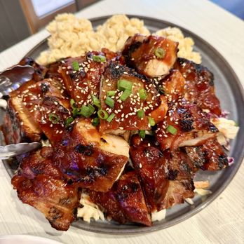 Moani Island Bistro & Bar - Hui chicken & Mac salad - Bars Near Me - Kapolei, Hawaii