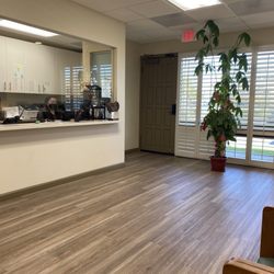 Yumin Qiu, MD - Lobby