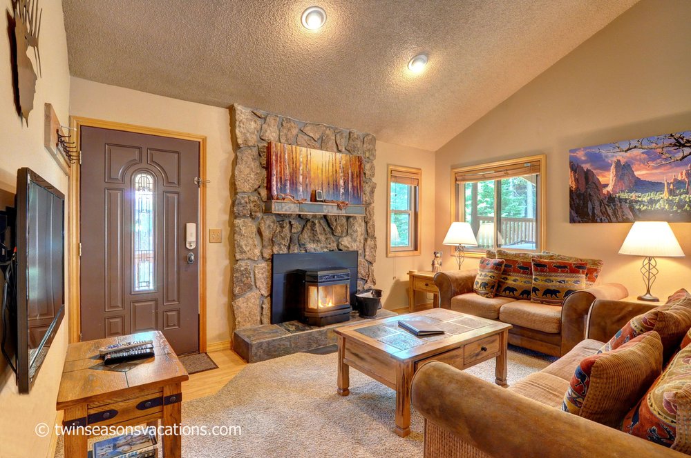 TWIN SEASONS VACATIONS Updated August 2024 17 Photos 401 Adams Ave, Silverthorne, Colorado